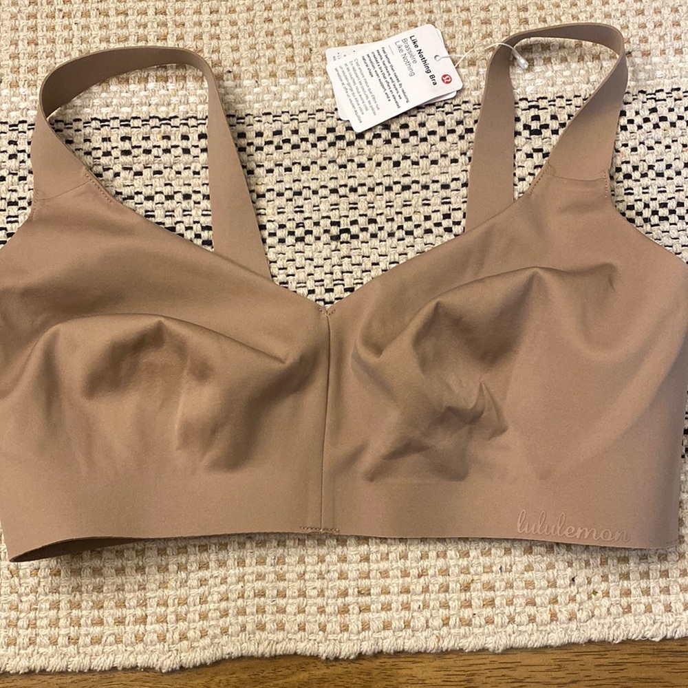Lululemon NWT Like Nothing Bra 34DD Nude Soft Sand